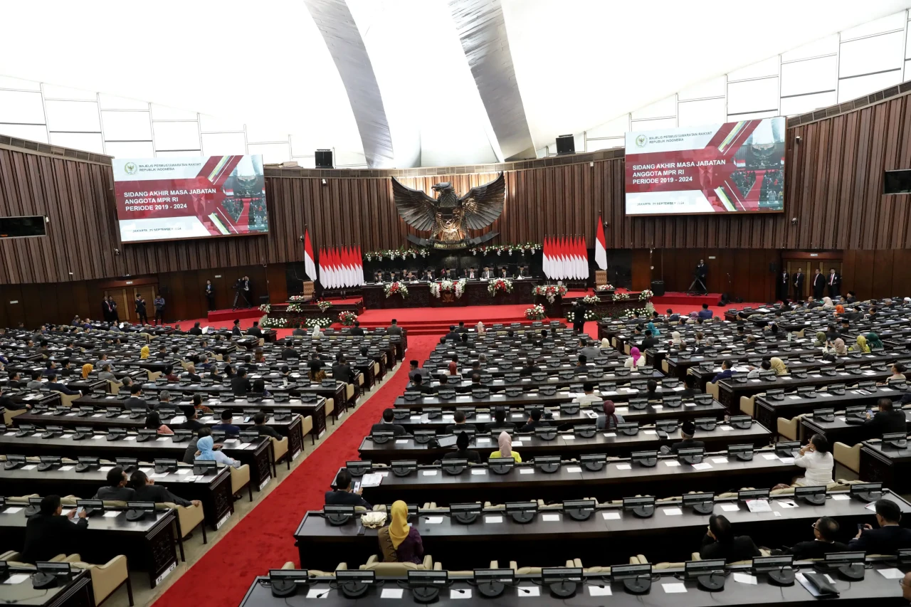 Sidang Paripurna Akhir...