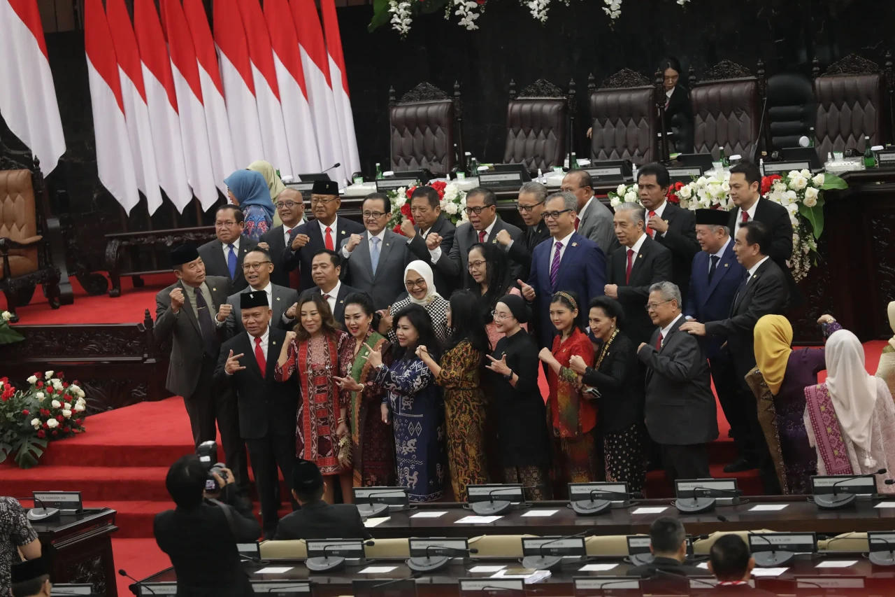 Sidang Paripurna Akhir...