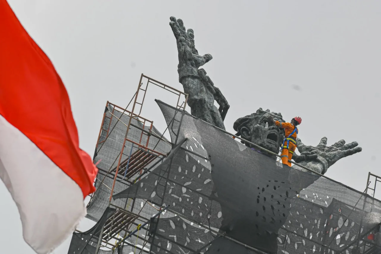 Perawatan Monumen Pembebasan...