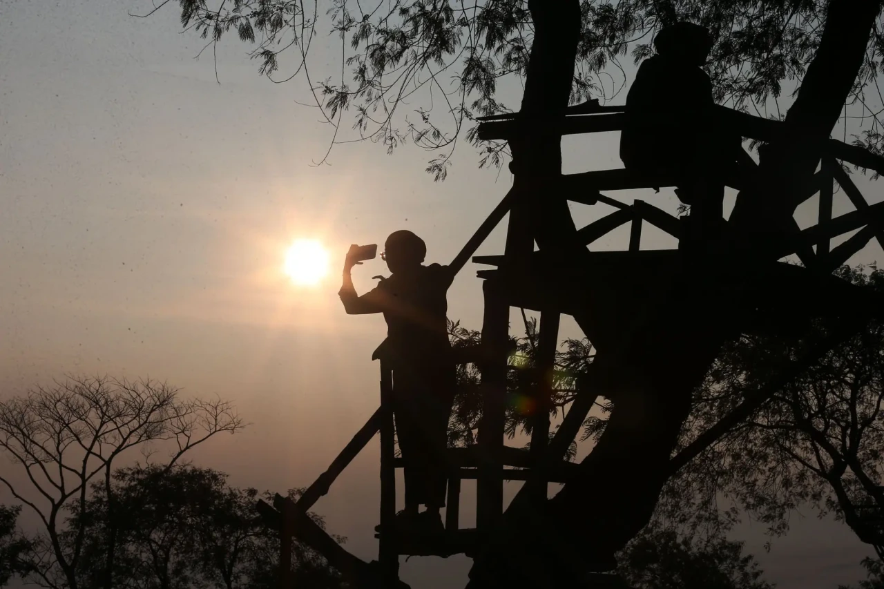 Sunrise di Bukit Kuneer...