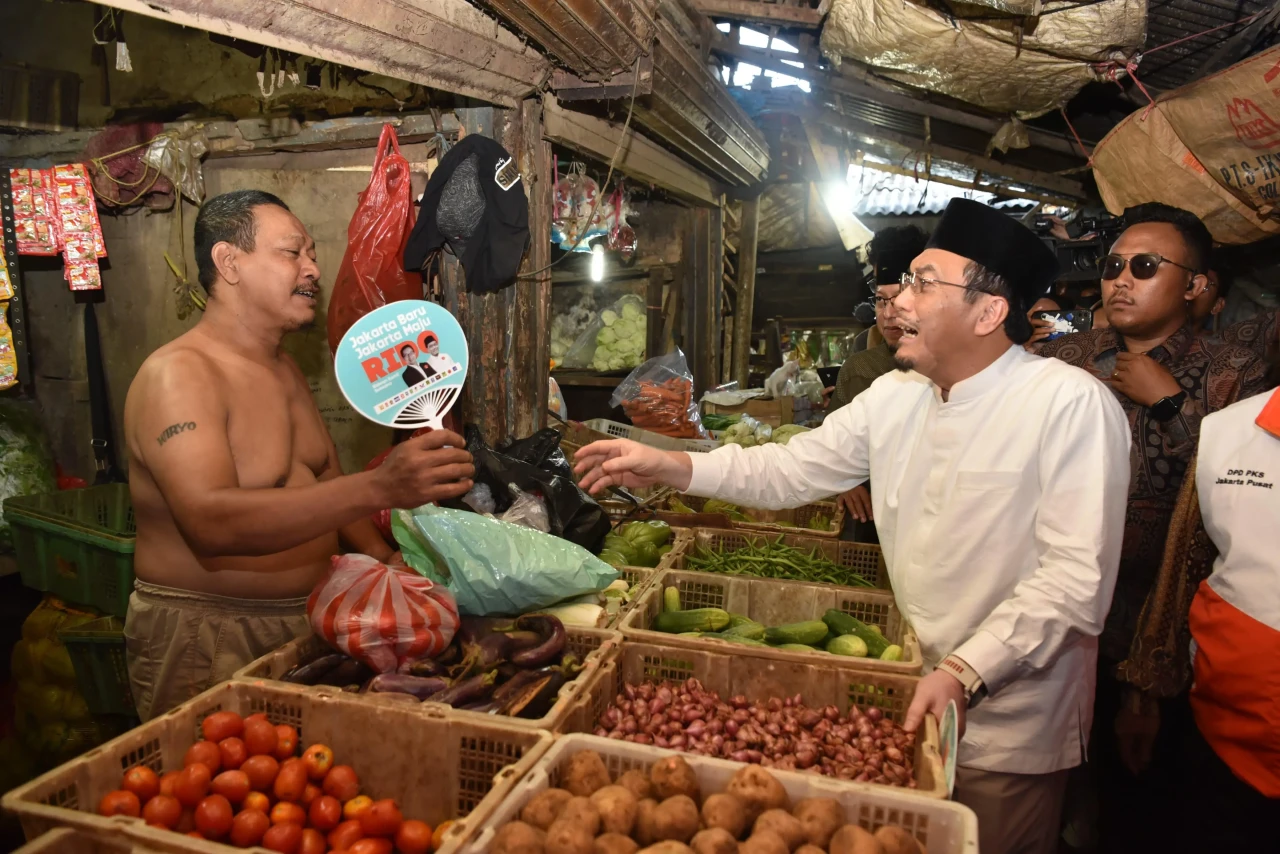 Suswono Berbincang dengan...