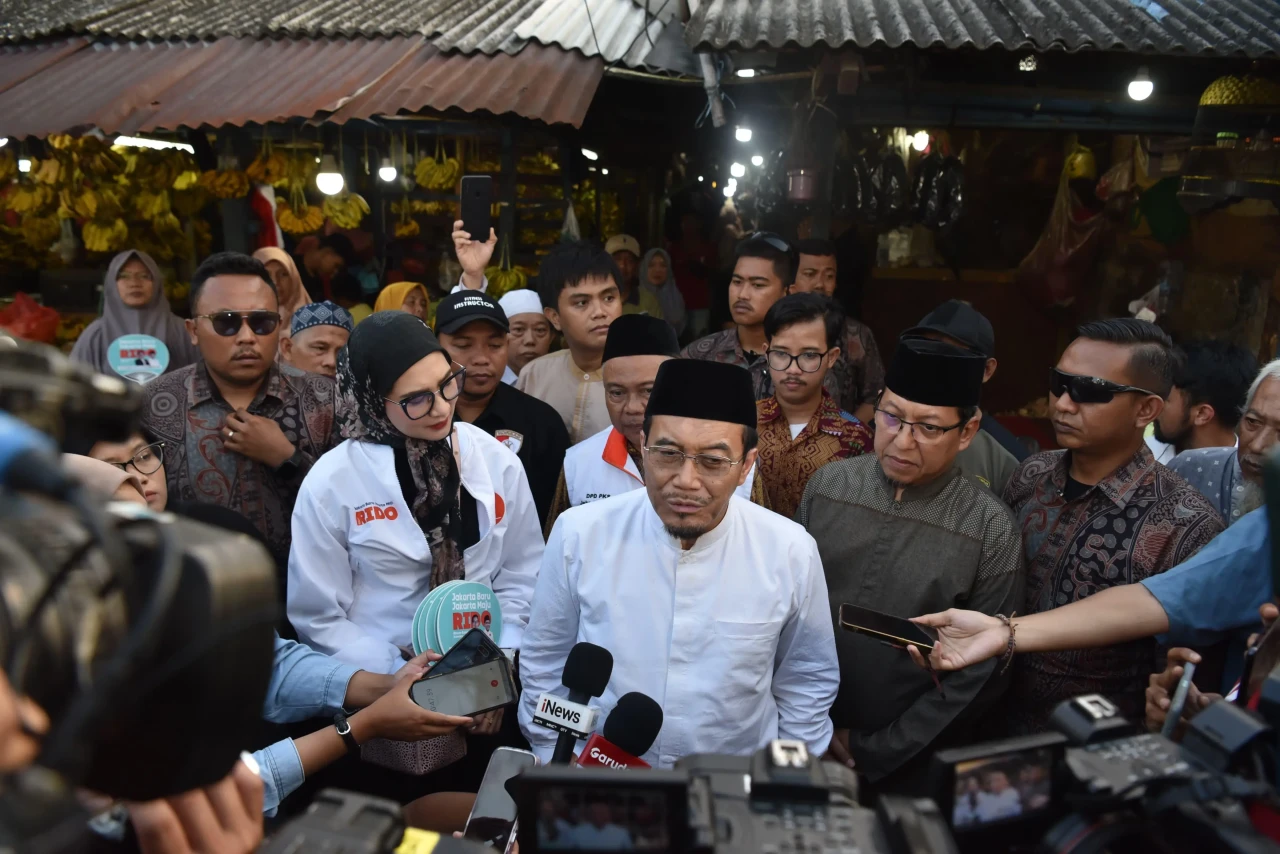 Suswono Berbincang dengan...