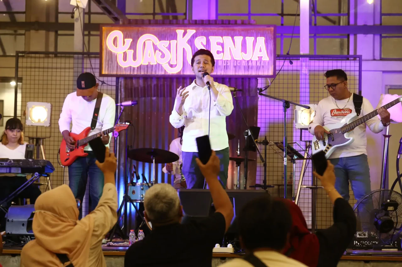 Emil Dardak Rilis Single...