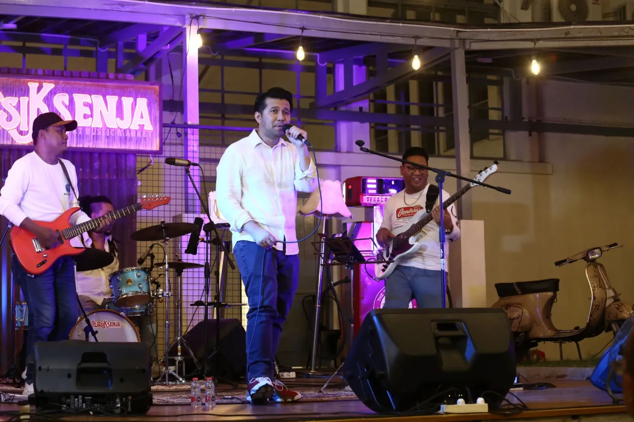 Emil Dardak Rilis Single...