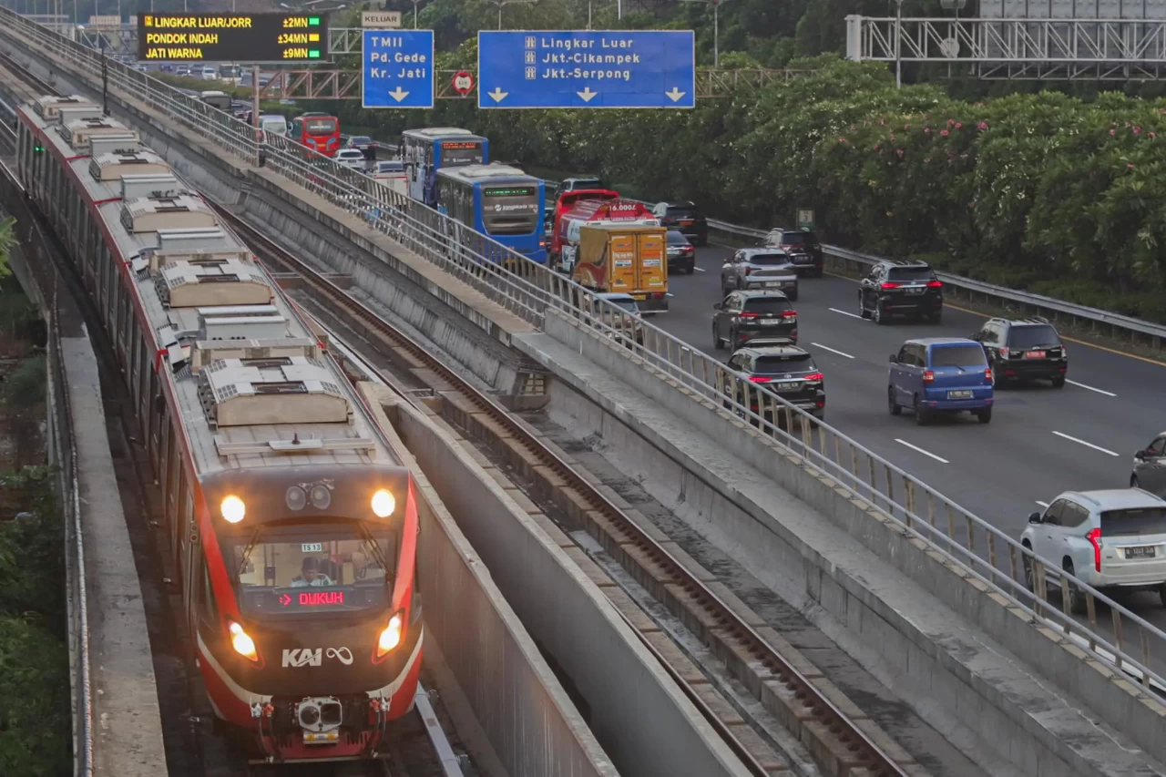 Perjalanan LRT Jabodebek...