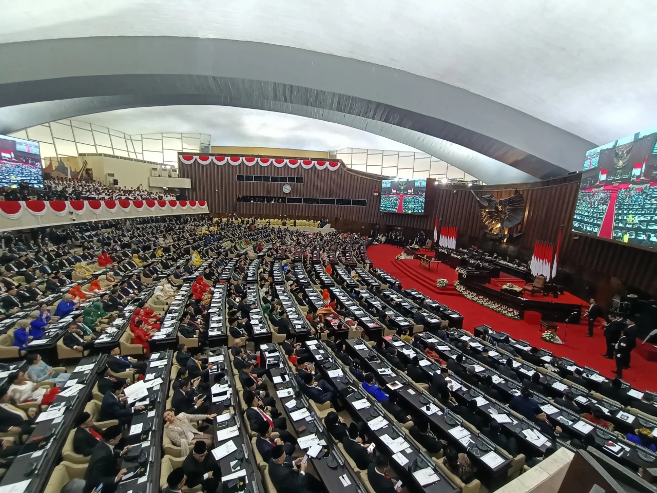 Resmi Dilantik, 152...