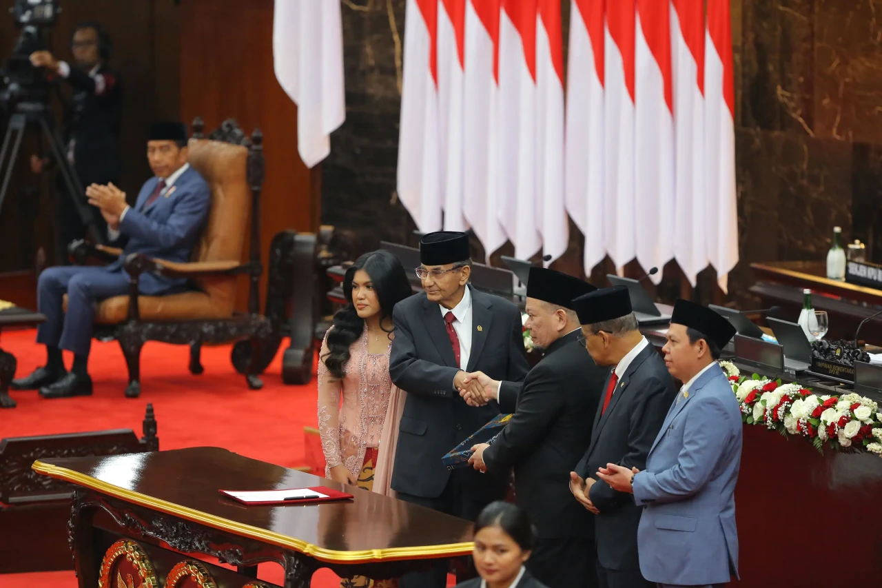Potret Pelantikan Anggota...