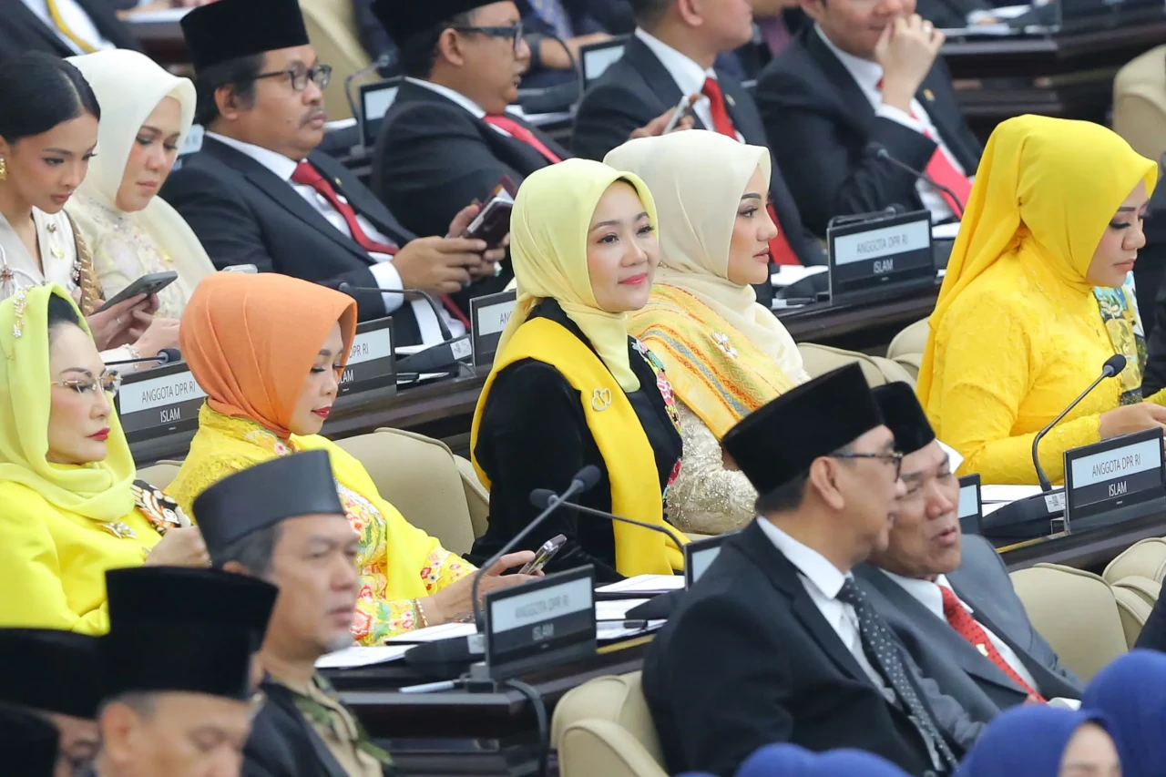 Istri Ridwan Kamil Atalia...