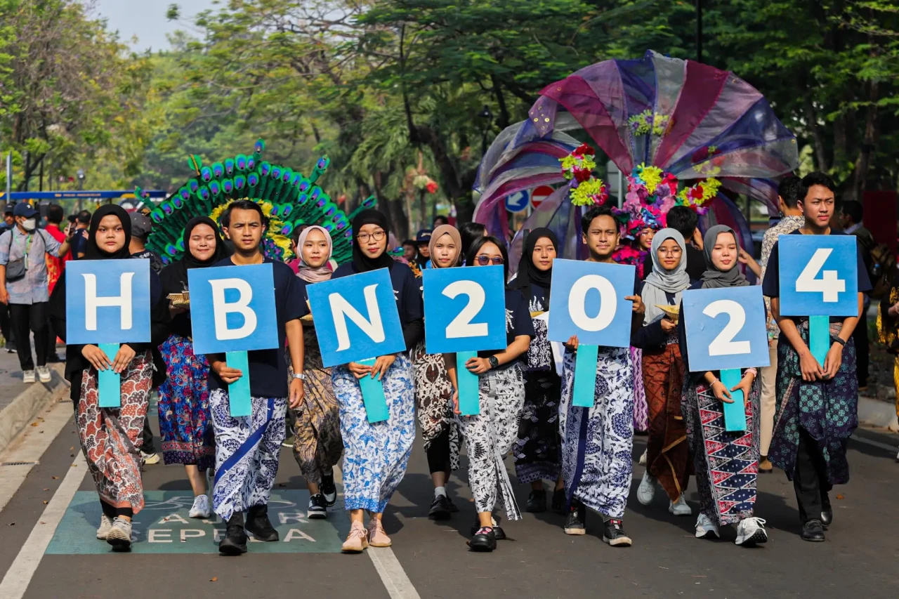 Kemeriahan Kirab Budaya...