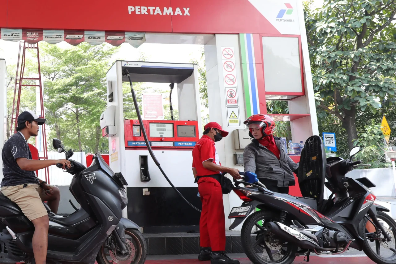 Pertamina Resmi Turunkan...
