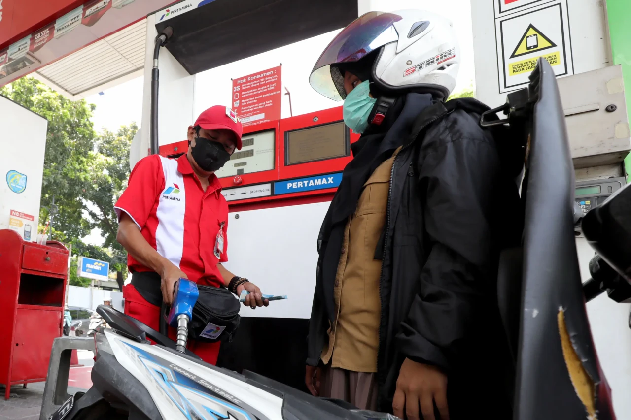 Pertamina Resmi Turunkan...