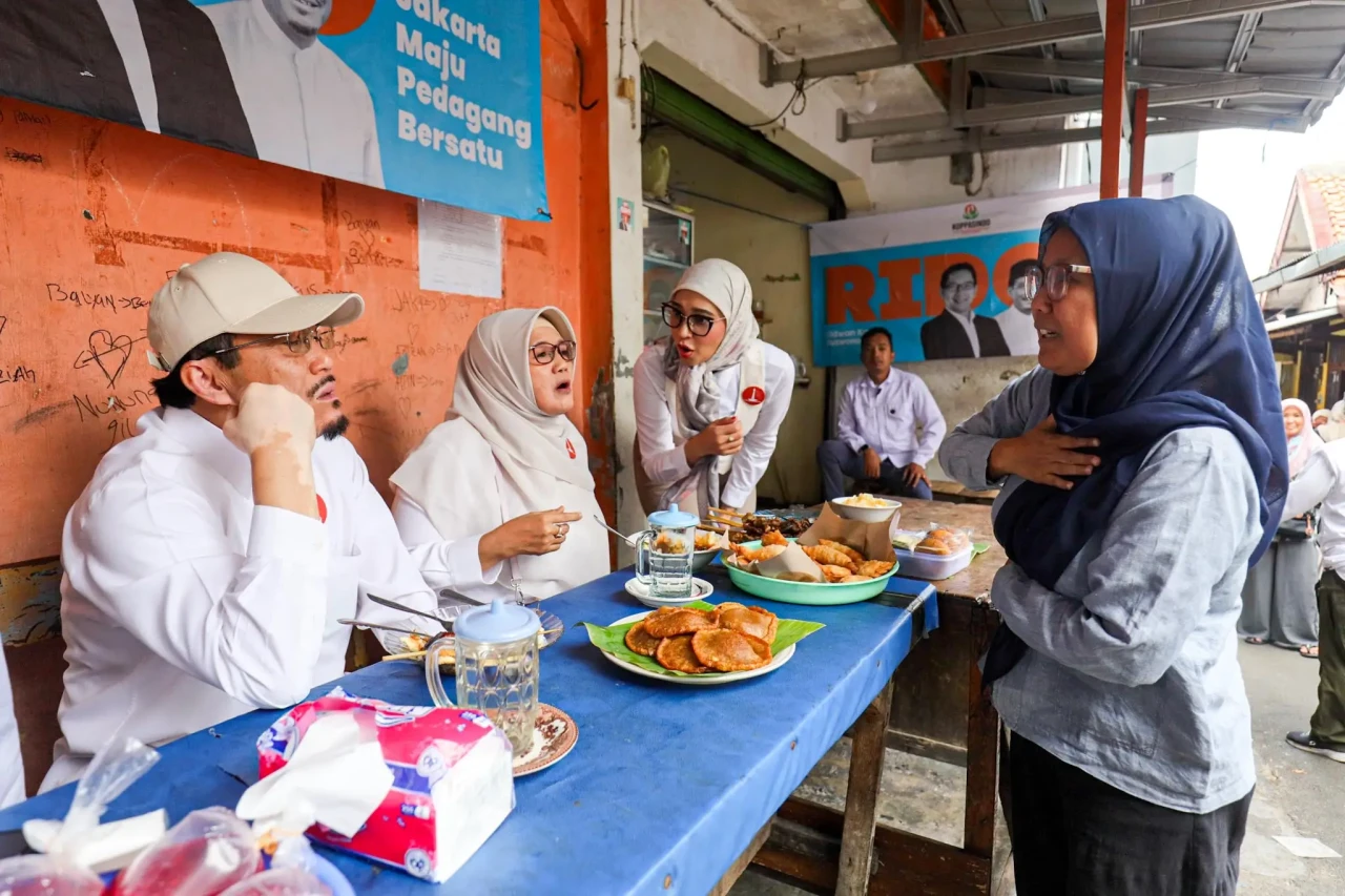 Suswono Sarapan Nasi...