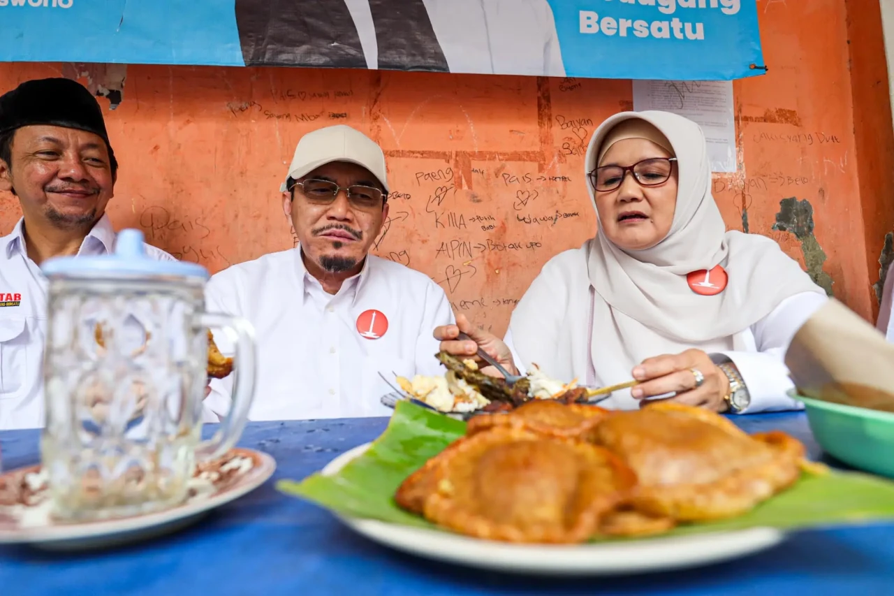 Suswono Sarapan Nasi...