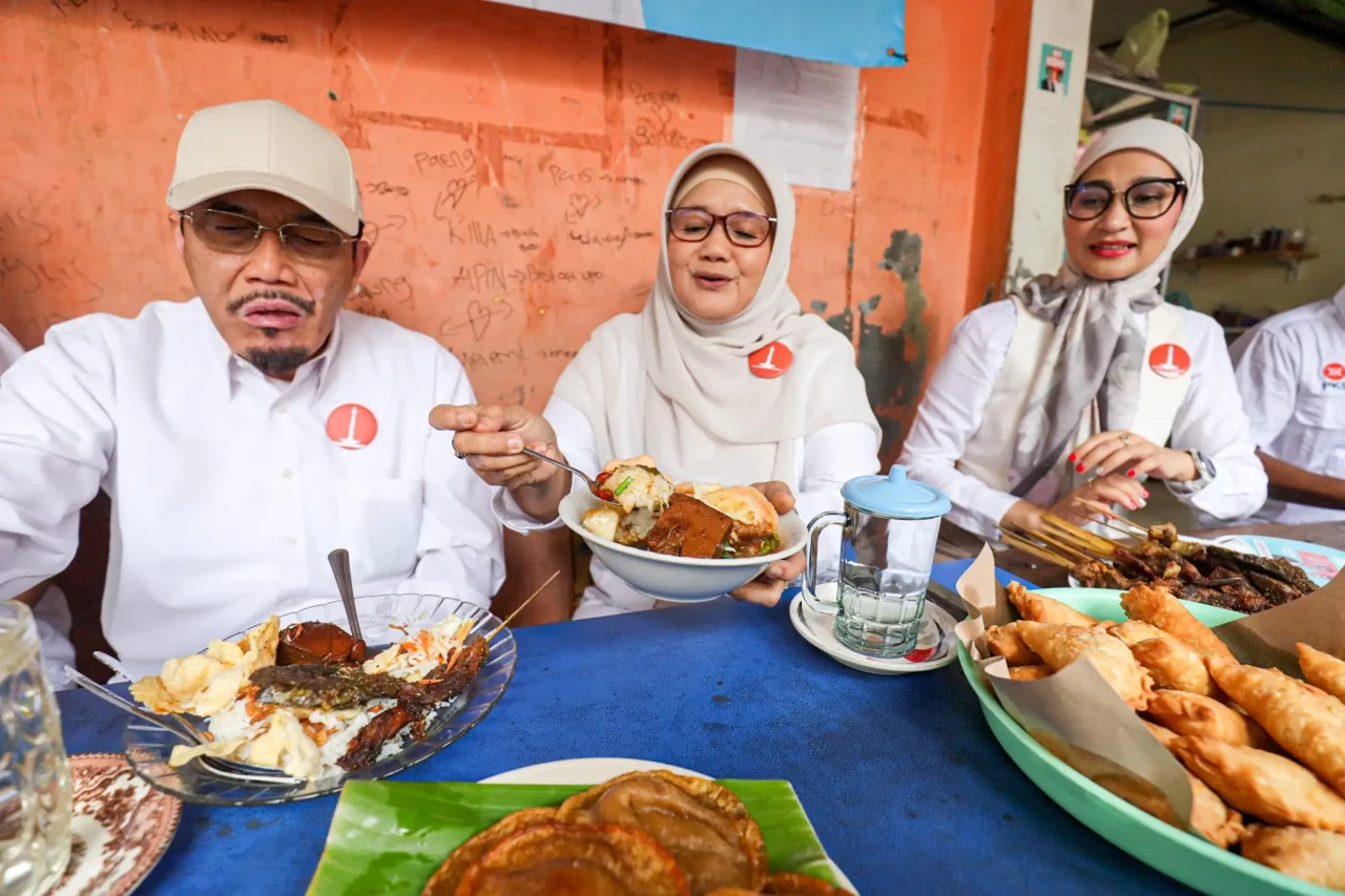 Suswono Sarapan Nasi...