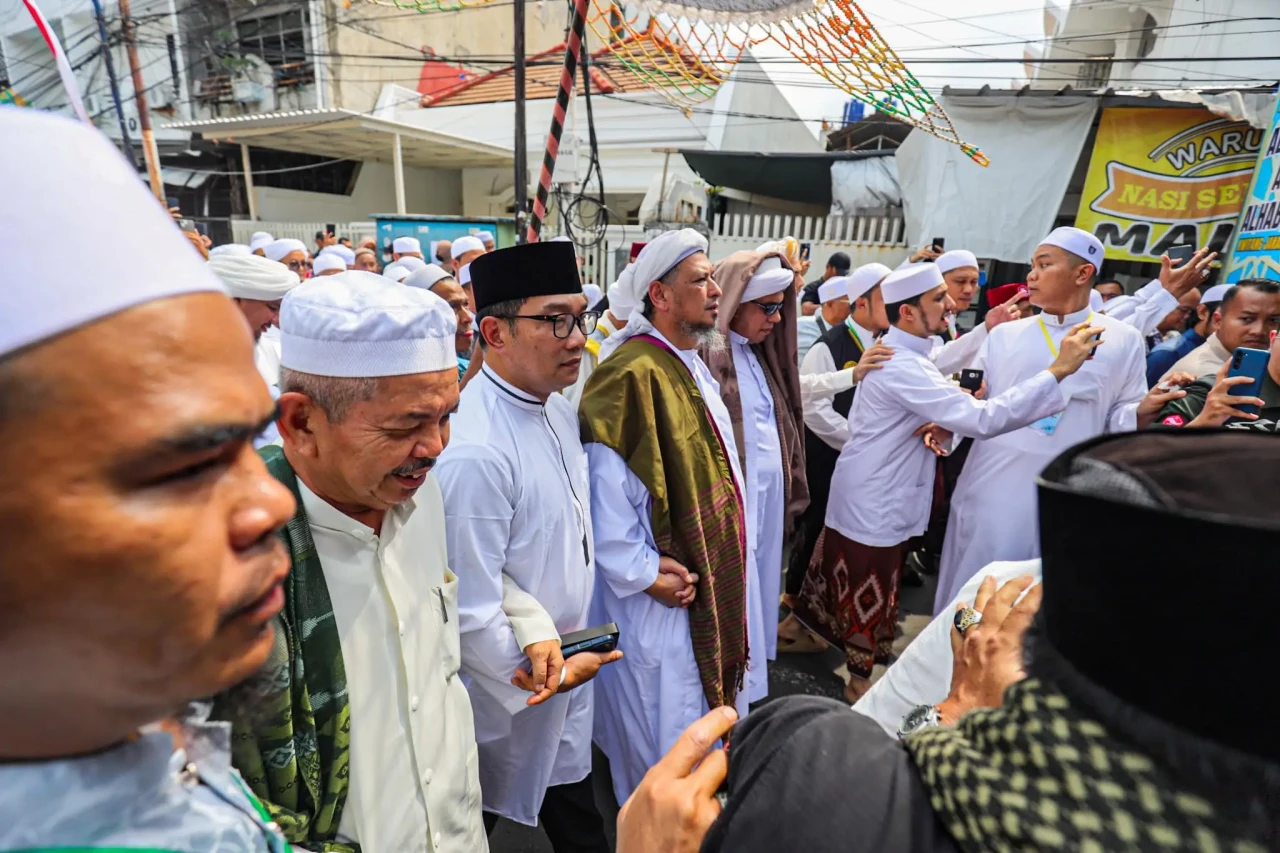 Ridwan Kamil Disambut...