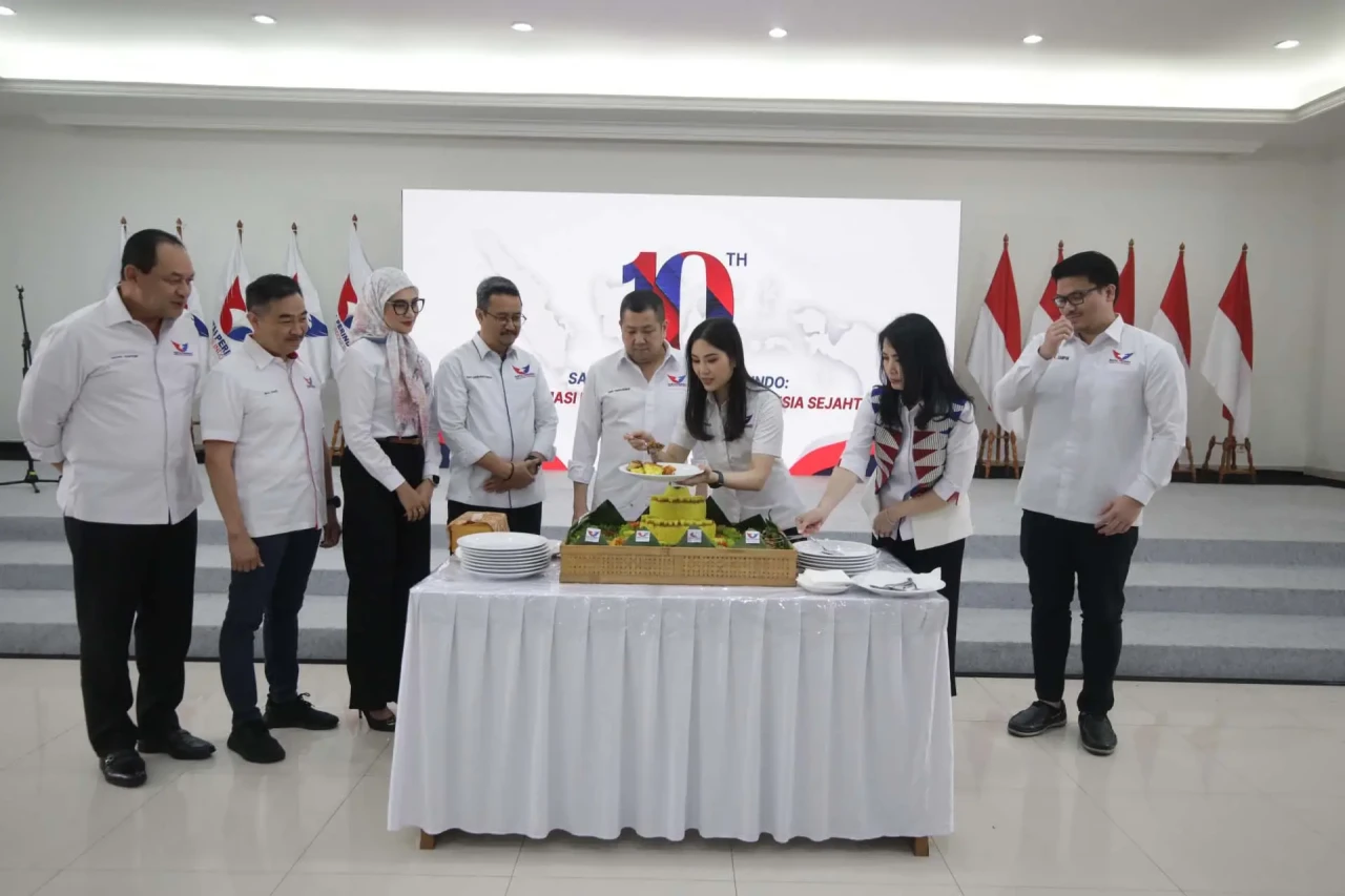 Partai Perindo Tumpengan...