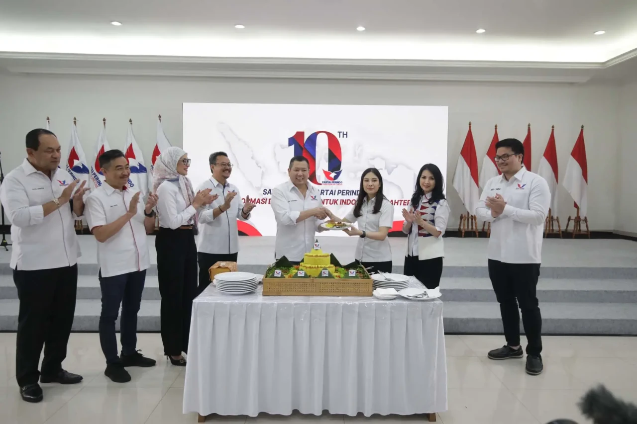 Partai Perindo Tumpengan...