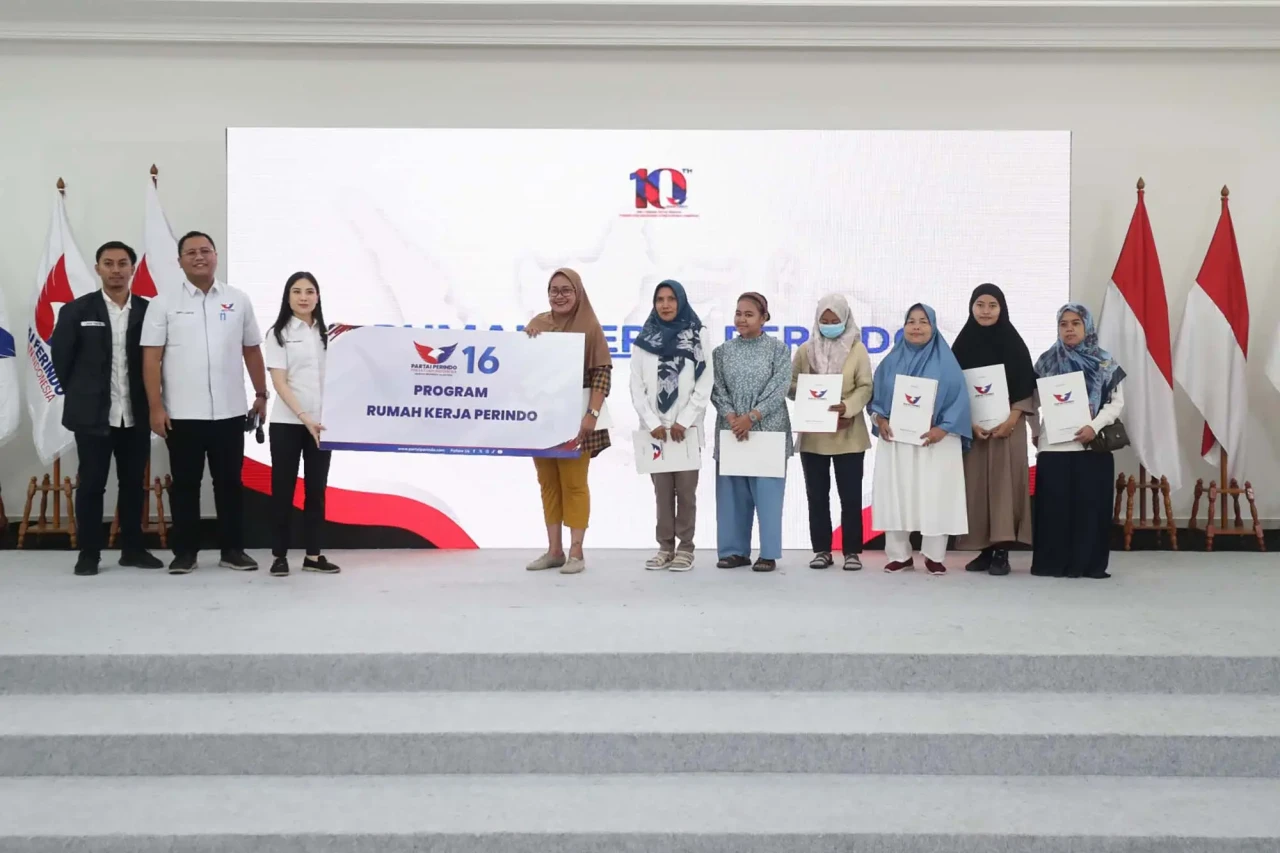 Partai Perindo Tumpengan...
