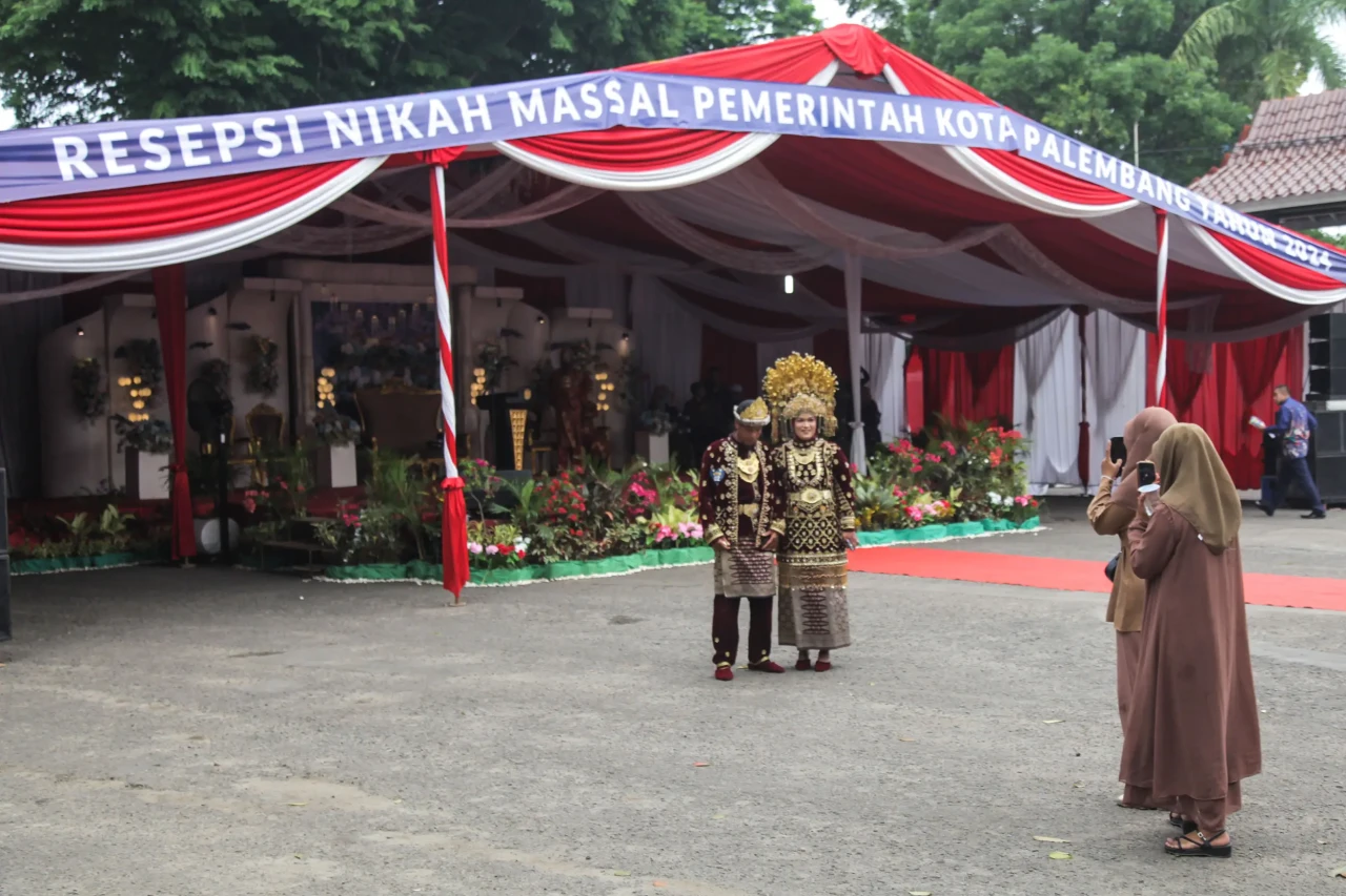 Potret Resepsi Nikah...