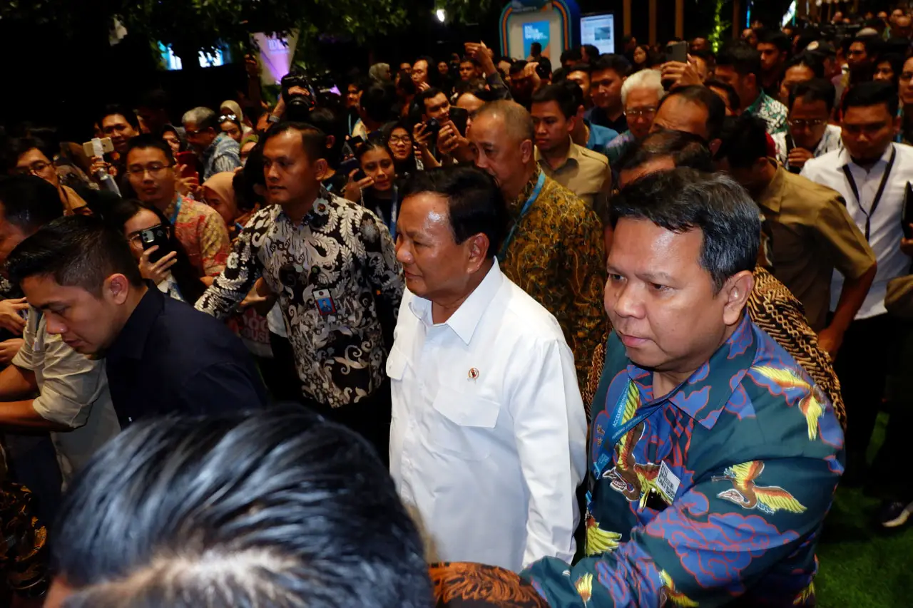 Prabowo Subianto Tutup...