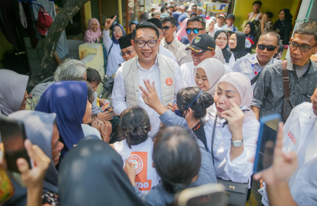 Pelukan Hangat Warga...