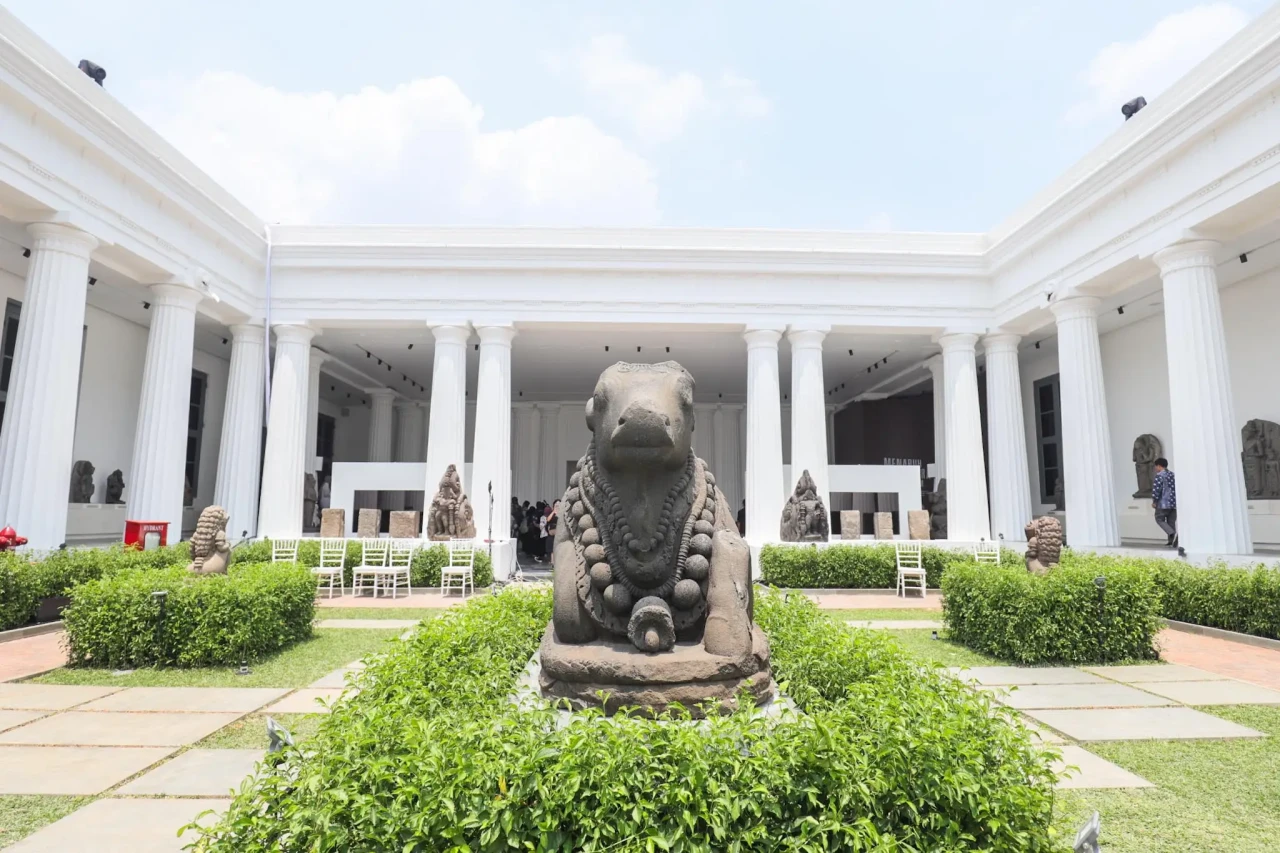 Museum Nasional Kembali...