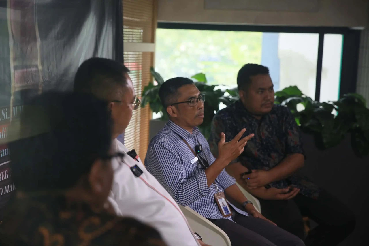 Diskusi Mencari Sosok...