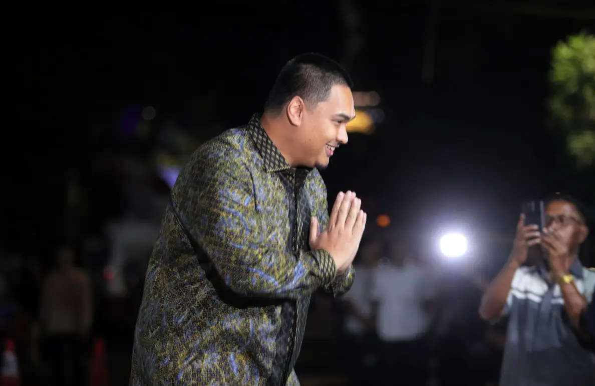 Senyum Dito Ariotedjo...