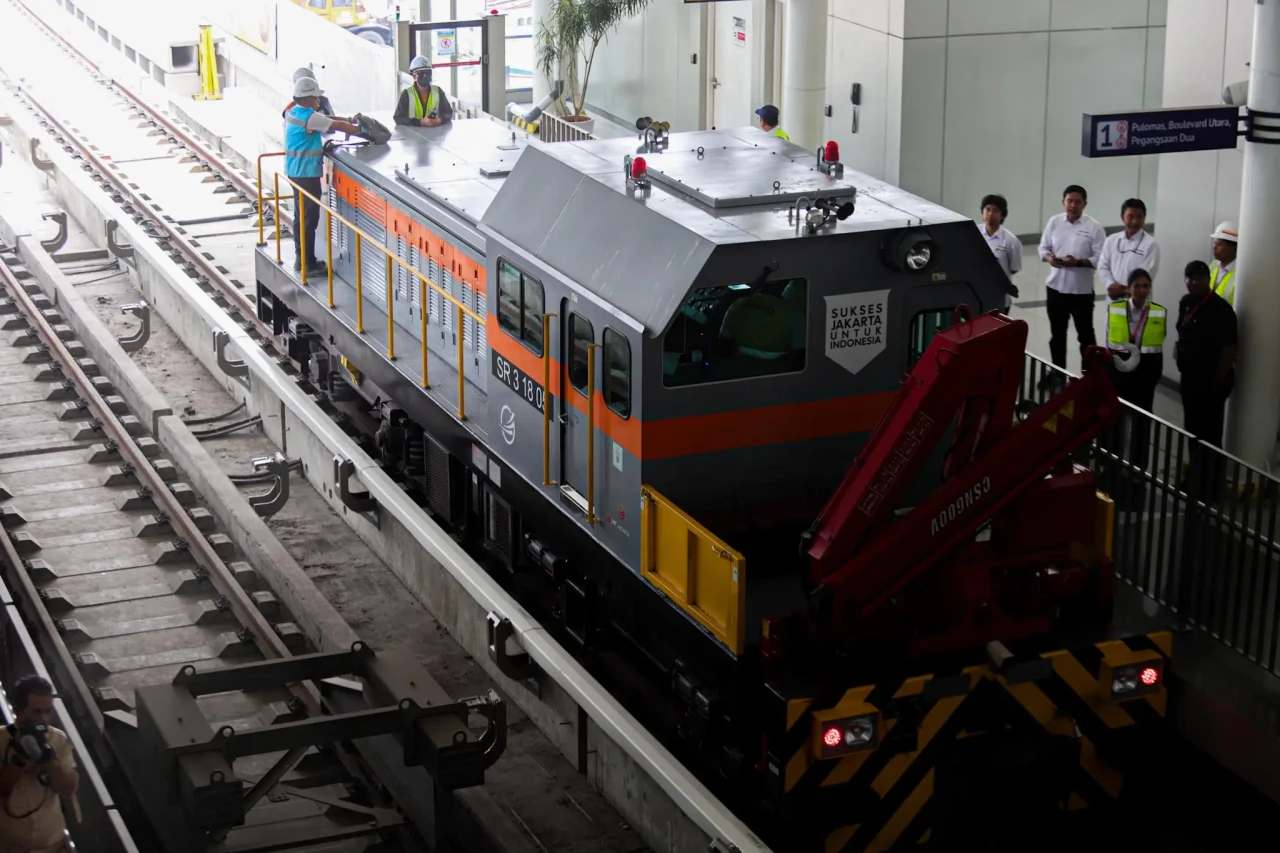 Pembangunan LRT Fase...