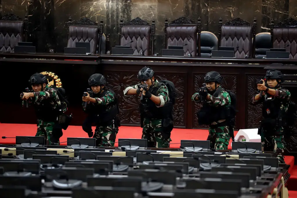 TNI Gelar Simulasi Pengamanan...