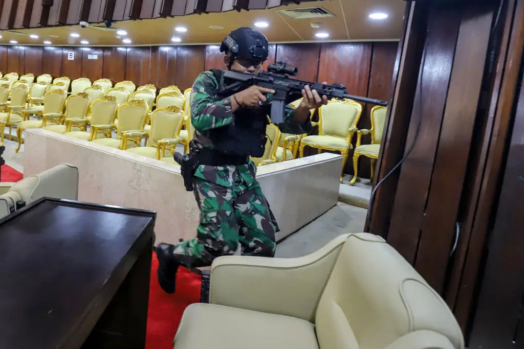 TNI Gelar Simulasi Pengamanan...