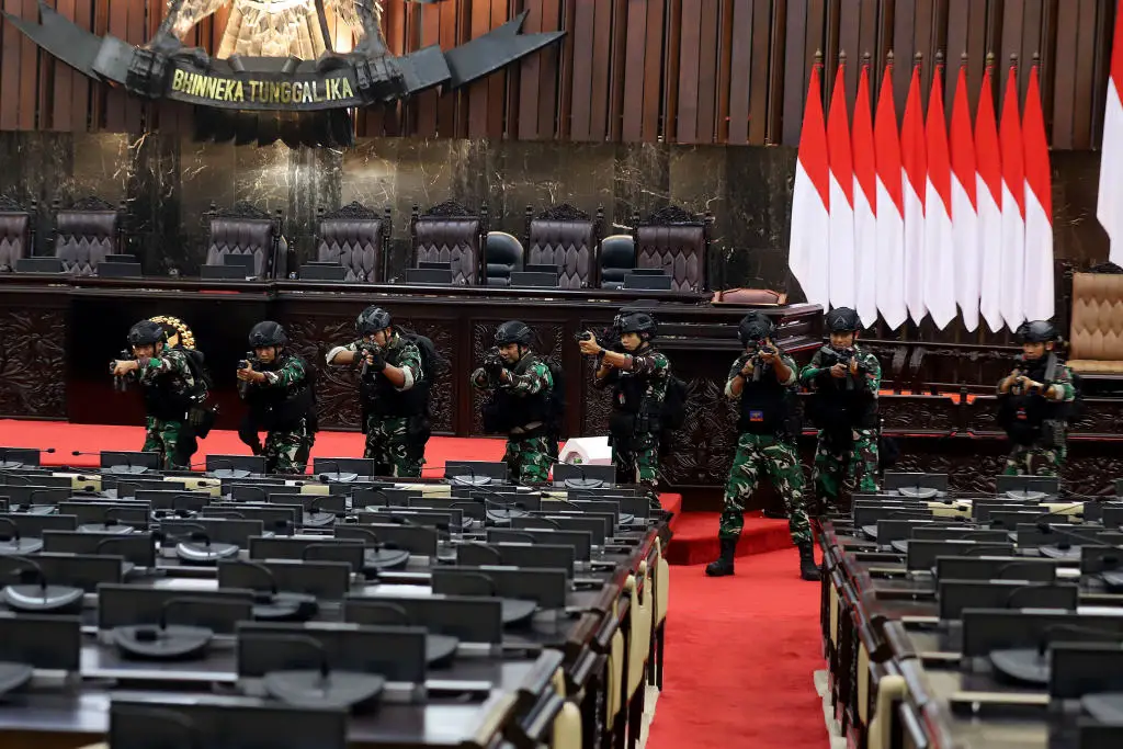 TNI Gelar Simulasi Pengamanan...