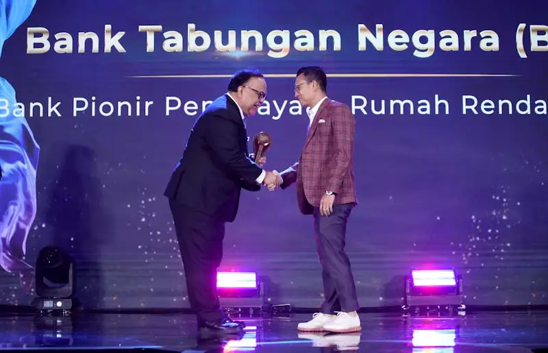 BTN Raih Penghargaan...