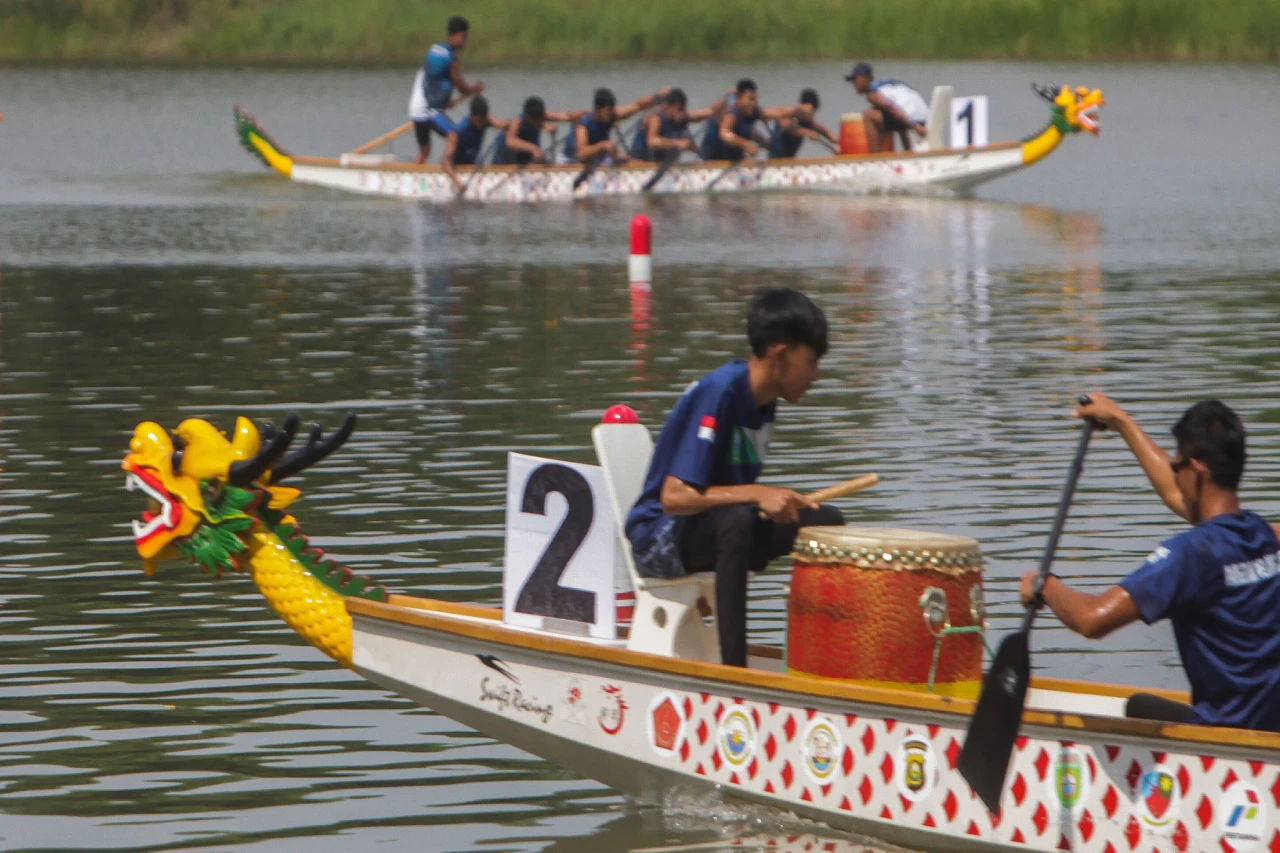 Potret Lomba Dayung...