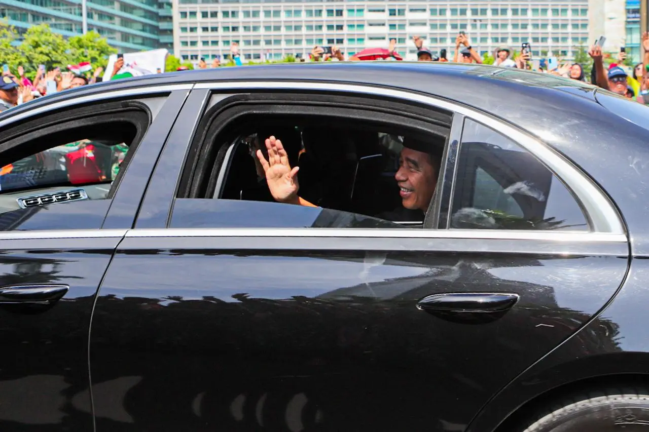 Momen Jokowi Disambut...