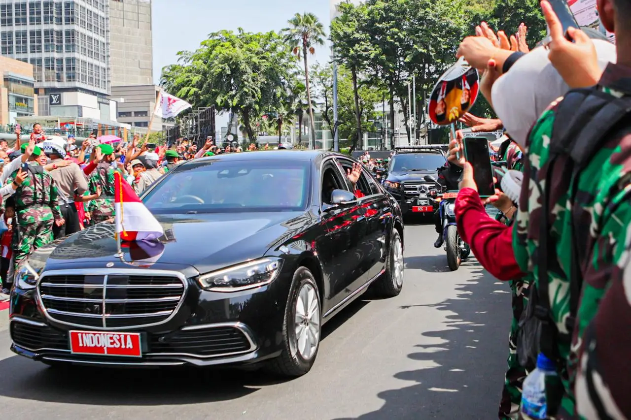 Momen Jokowi Disambut...