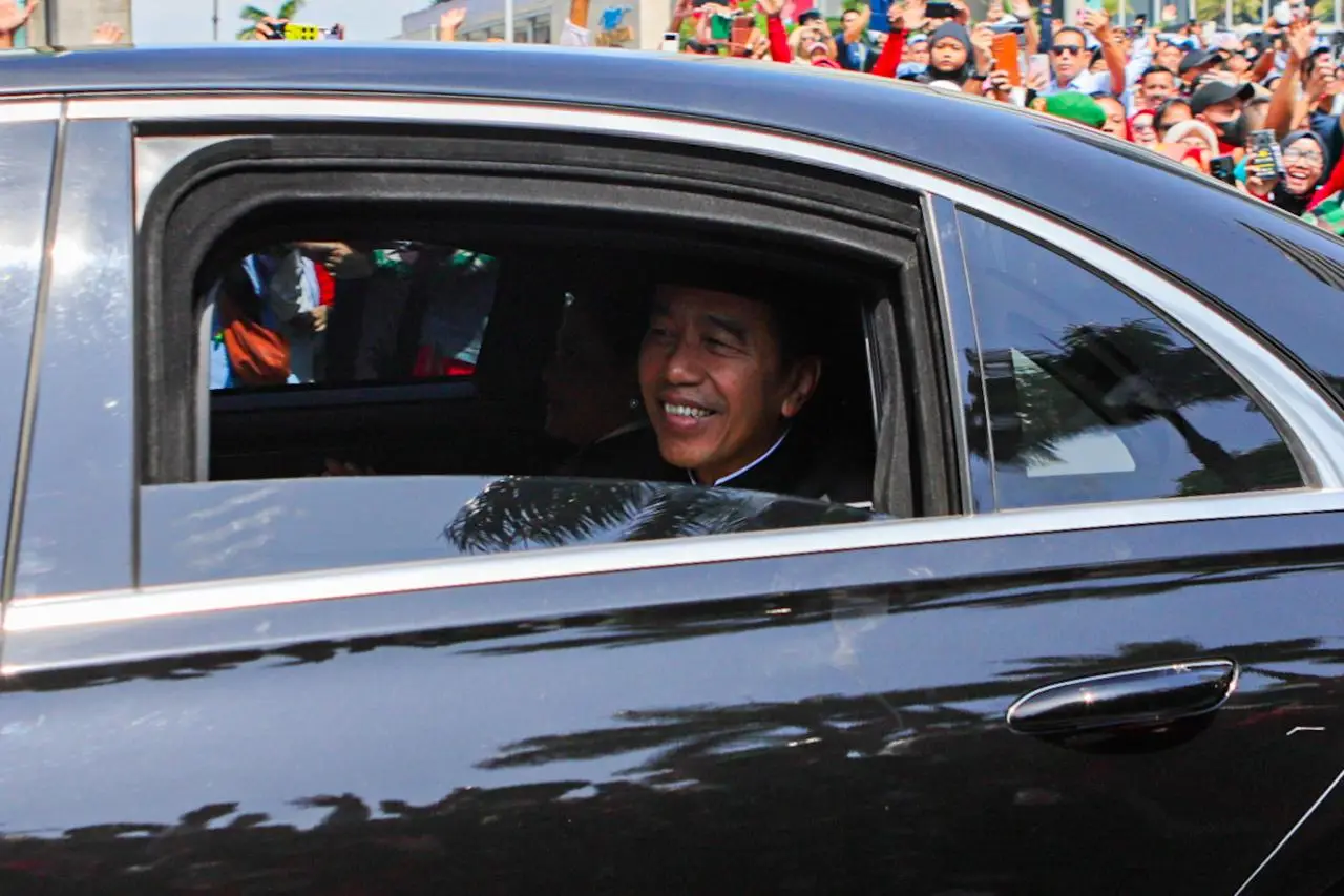 Momen Jokowi Disambut...