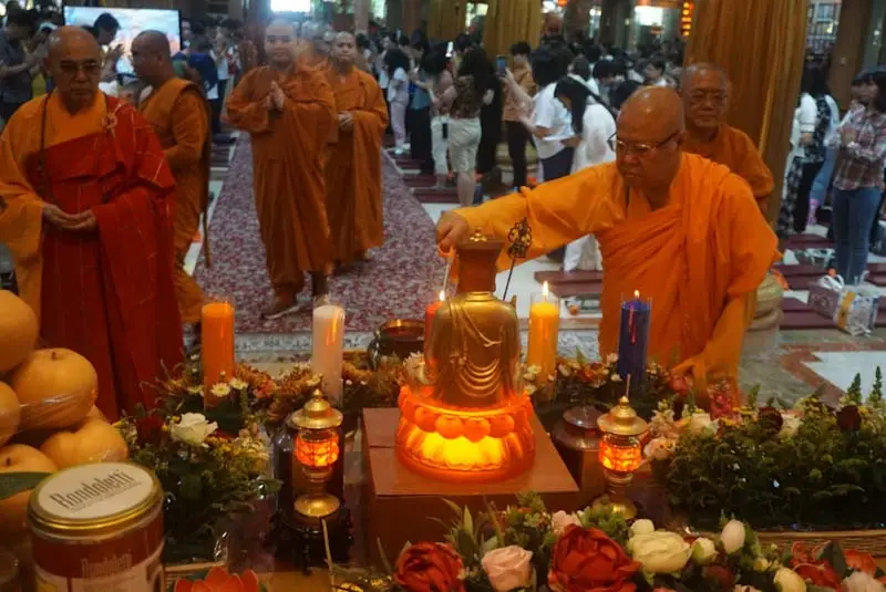 Umat Buddha Doakan Pemerintahan...