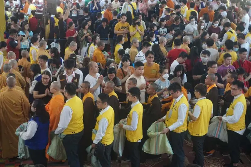 Umat Buddha Doakan Pemerintahan...