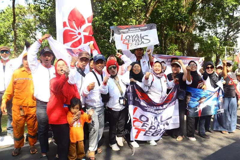 Ribuan Warga dan Simpatisan...
