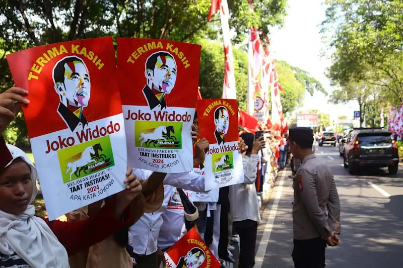 Ribuan Warga dan Simpatisan...