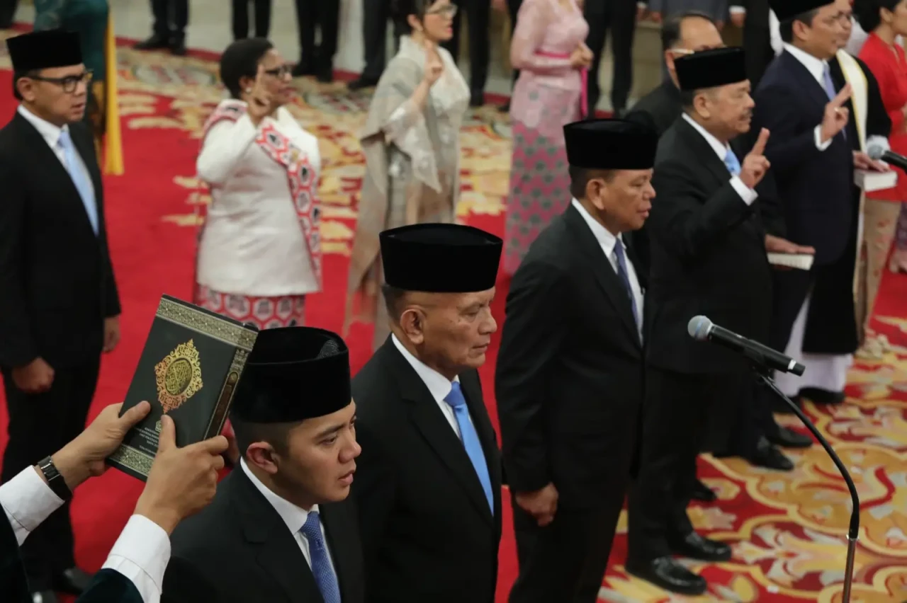 Presiden Prabowo Lantik...