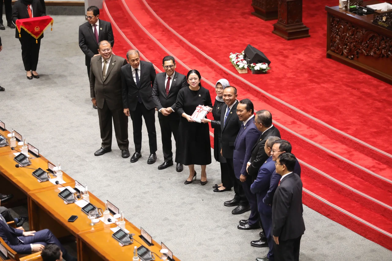 Puan Maharani Pimpin...