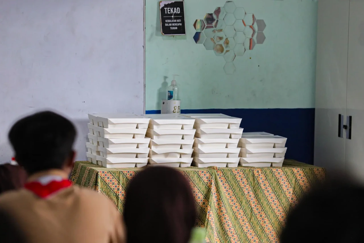 Momen Uji Coba Makan...