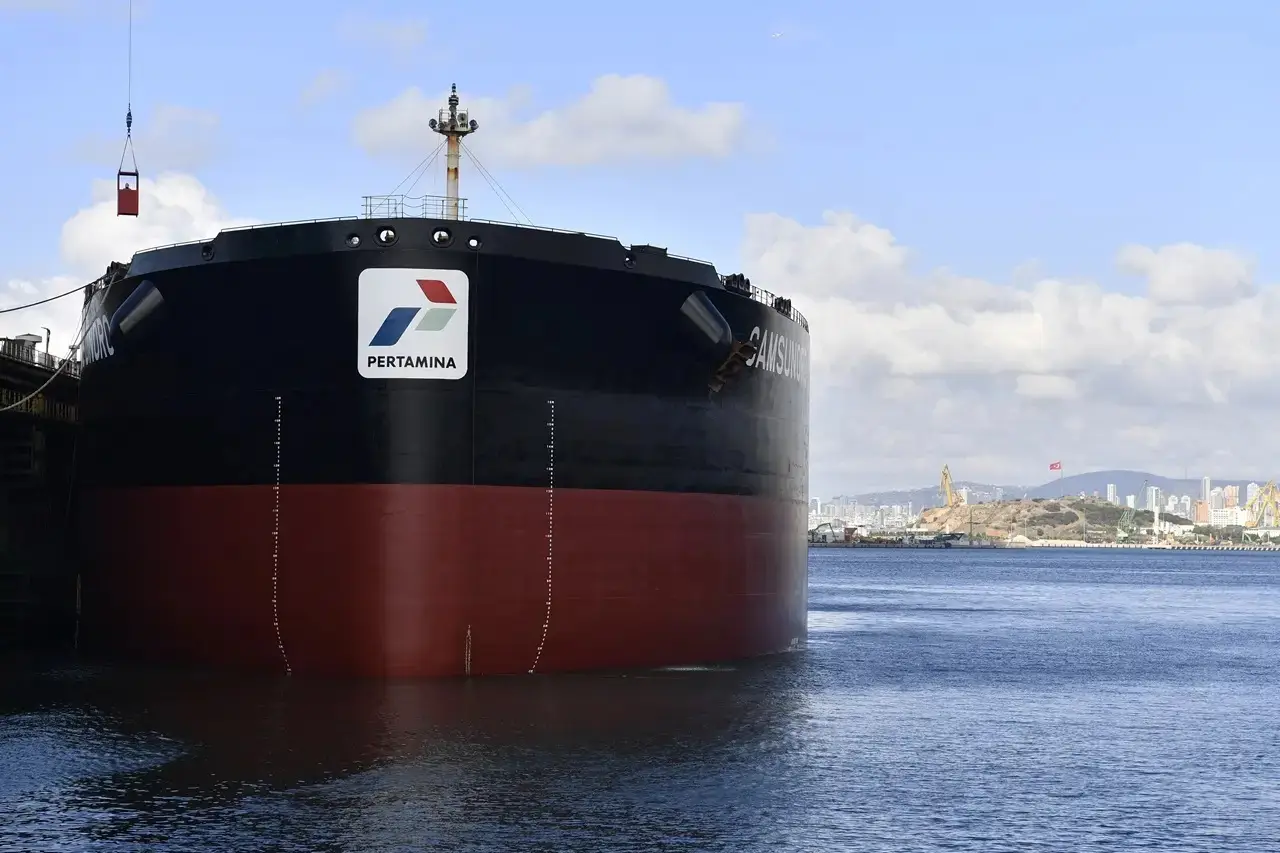 PIS Docking Kapal Tanker...