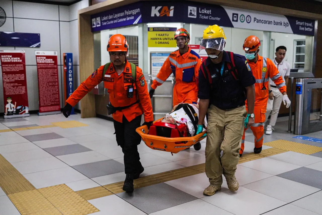 LRT Jabodebek Gelar...