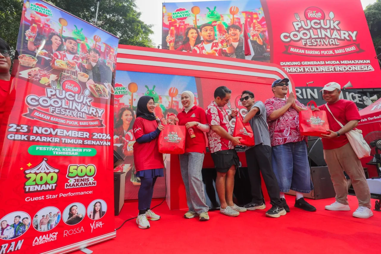 Pembagian Makanan Gratis...