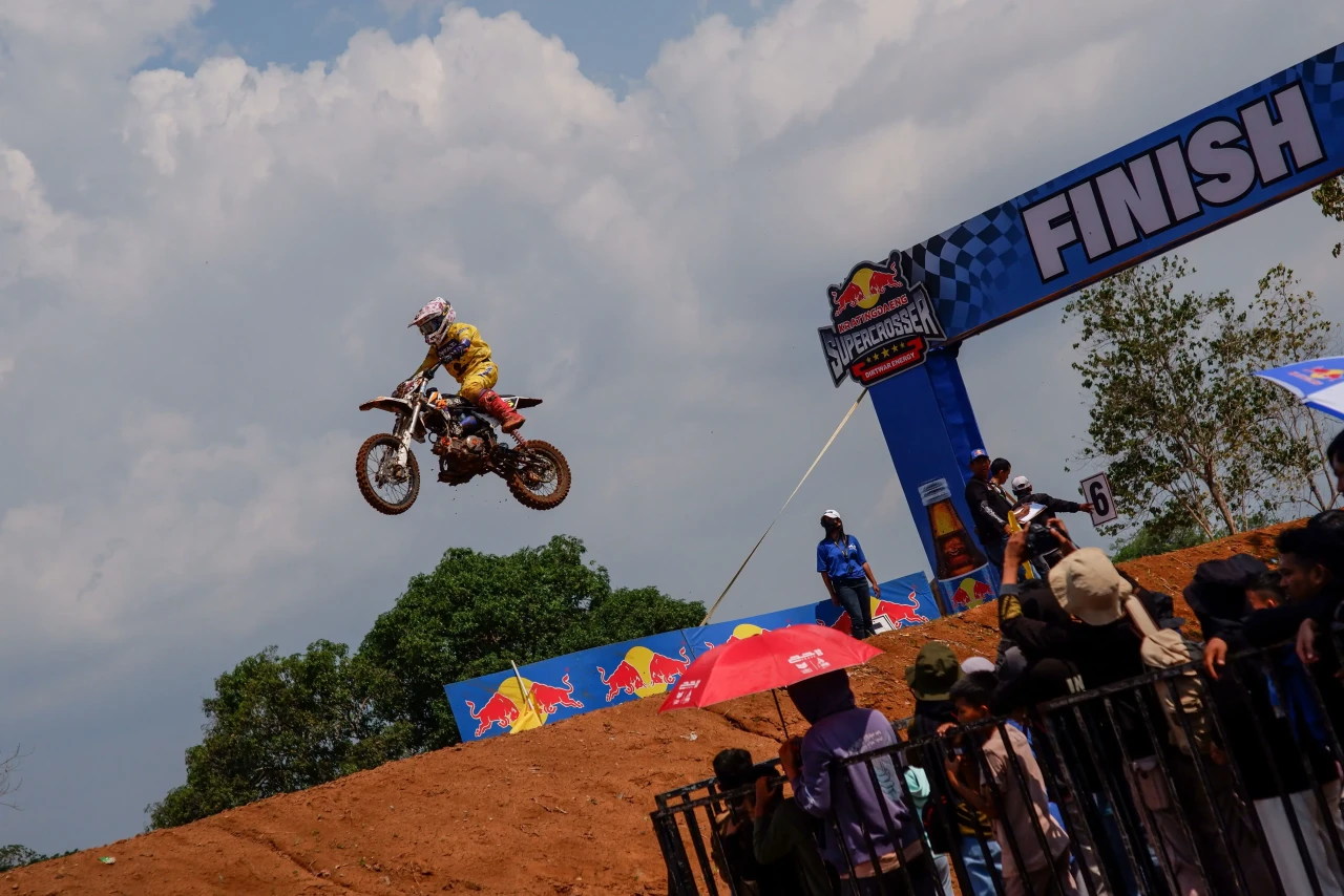 Serunya Aksi Crosser...