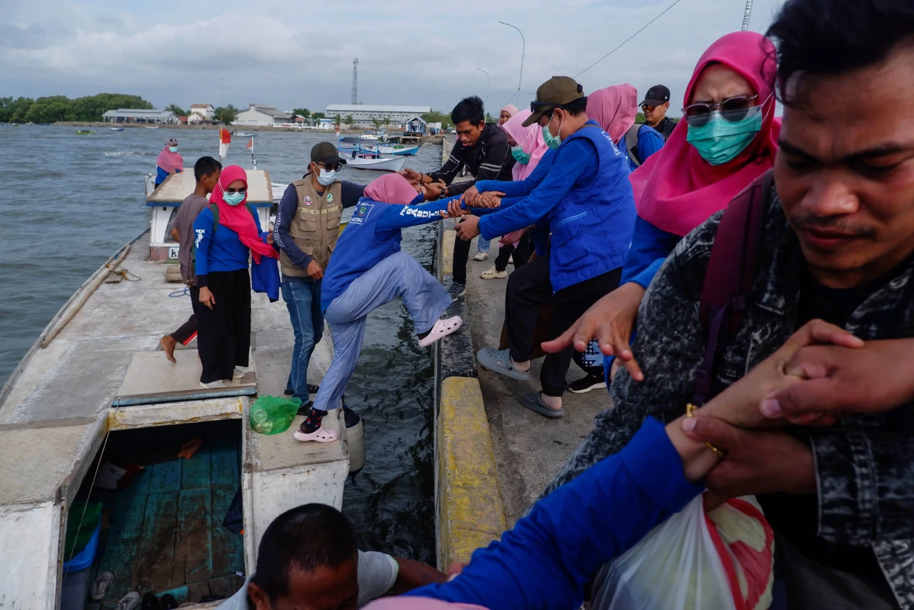 Tim Perahu Sehat Pulau...