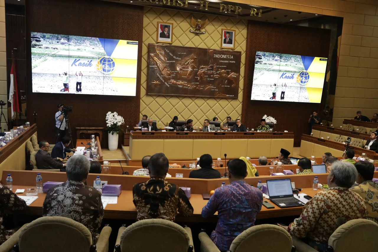 Menteri ATR/BPN Bahas...